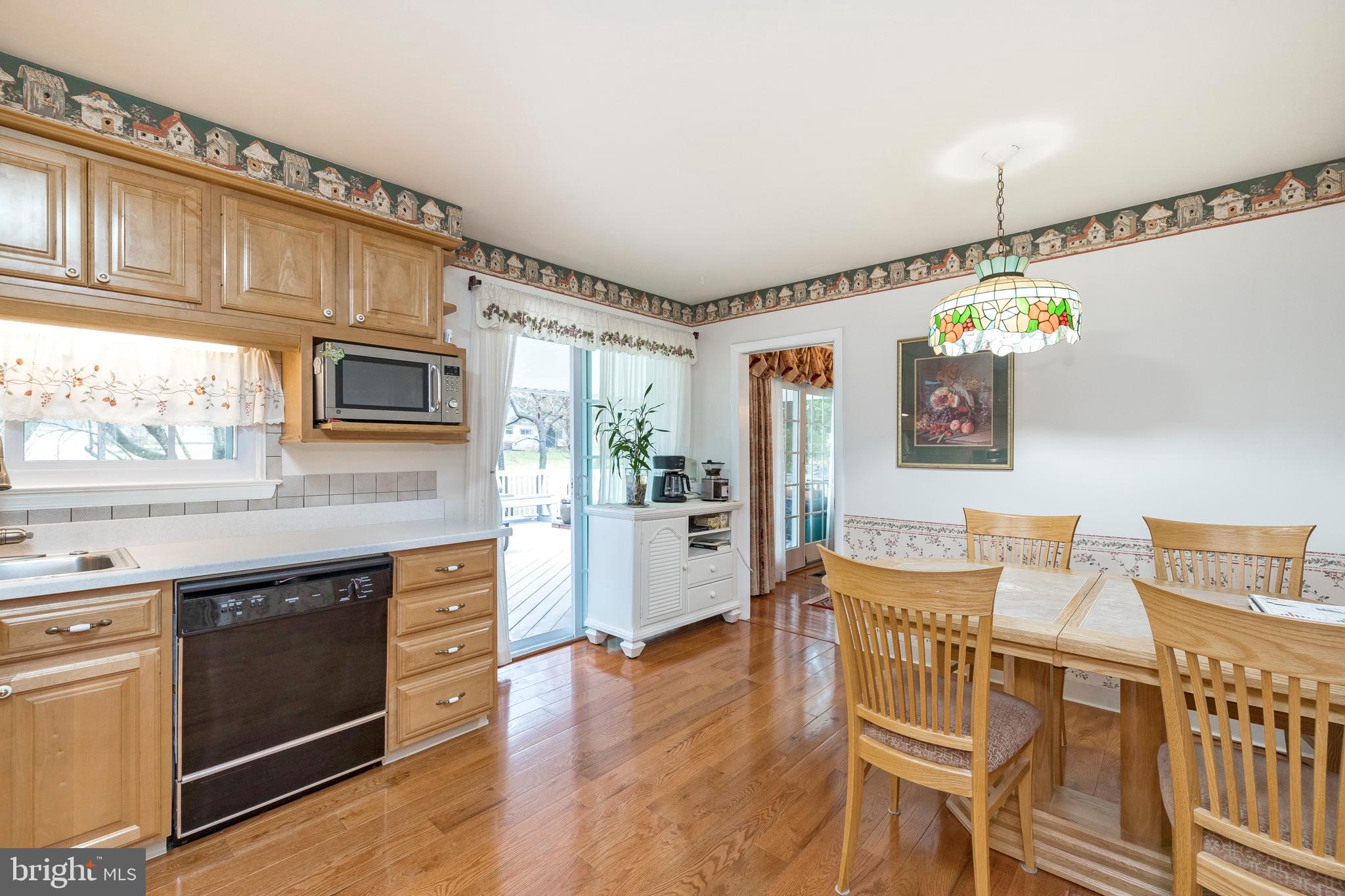 3884 Jeffrey Road Huntingdon Valley, PA 19006 - Photo 9 of 37 Gallery Image 9