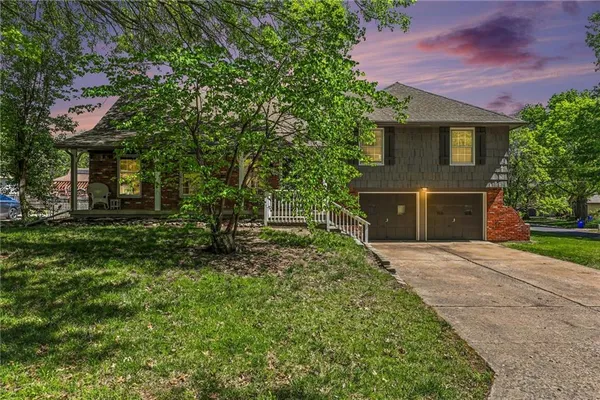 $310,000 | 12931 Smalley Avenue, Grandview, MO 64030