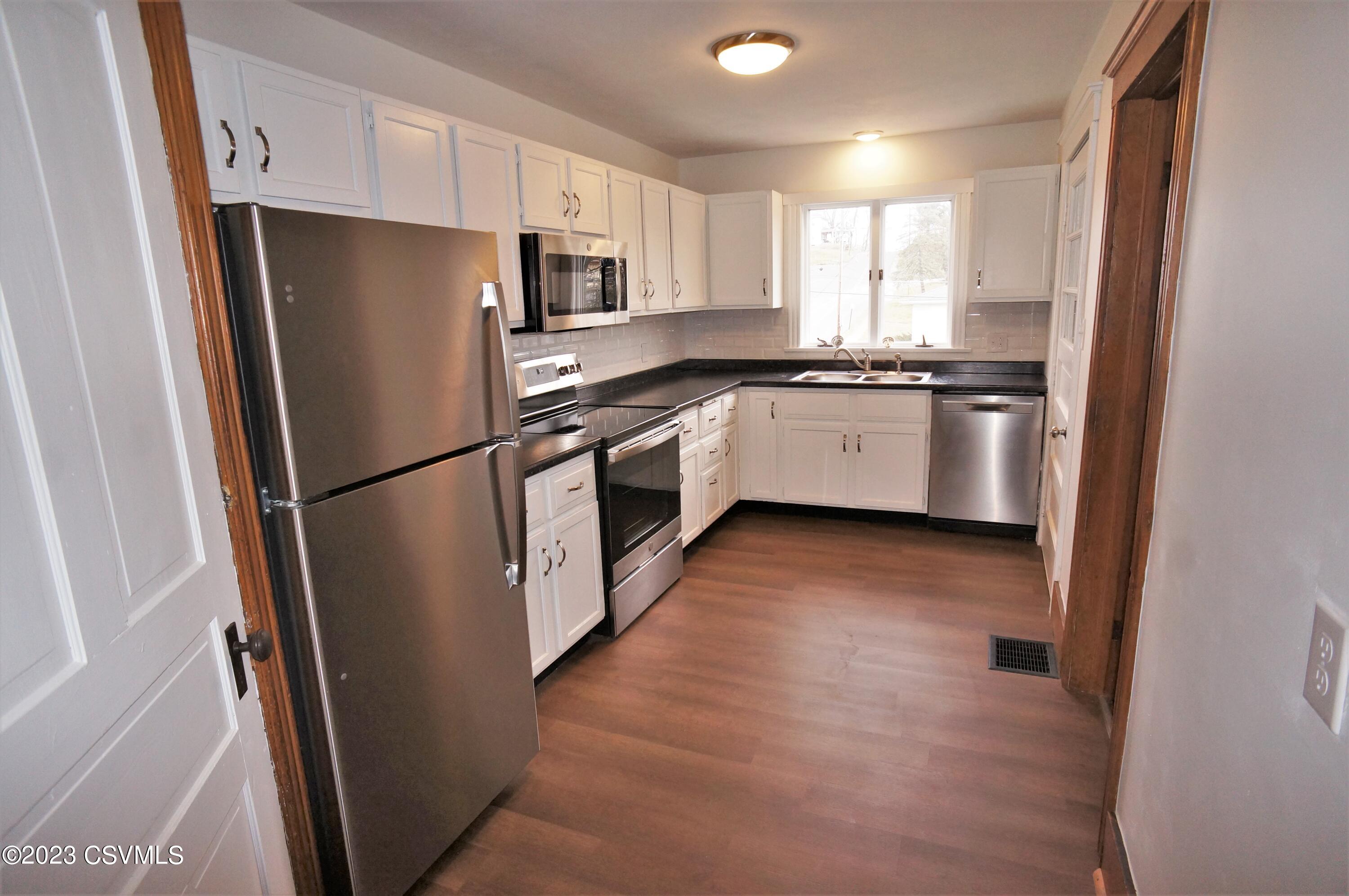 305 Walnut Street Milton, PA 17847 - Photo 8 of 22
