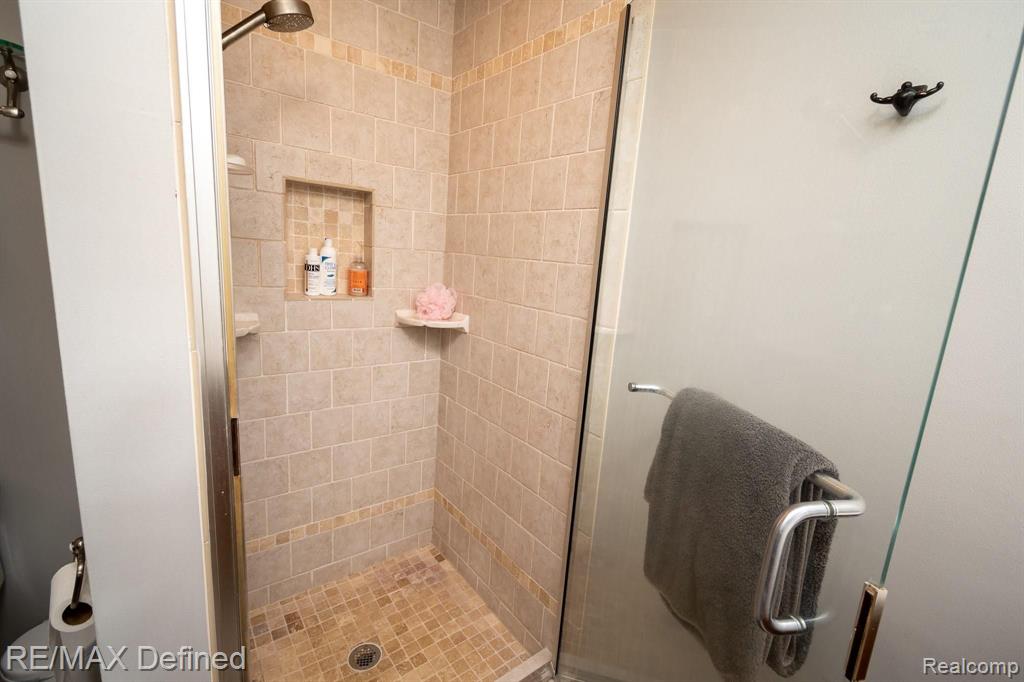 674 Campus Road Rochester Hills, MI 48309 - Photo 38 of 48
