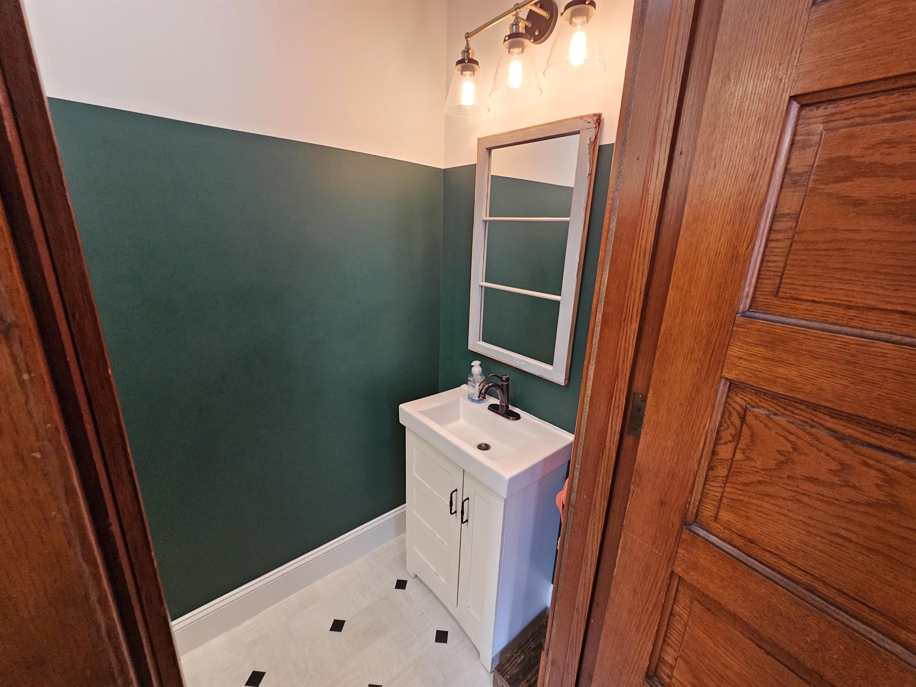 2102 11th Street Monroe, WI 53566 - Photo 23 of 54