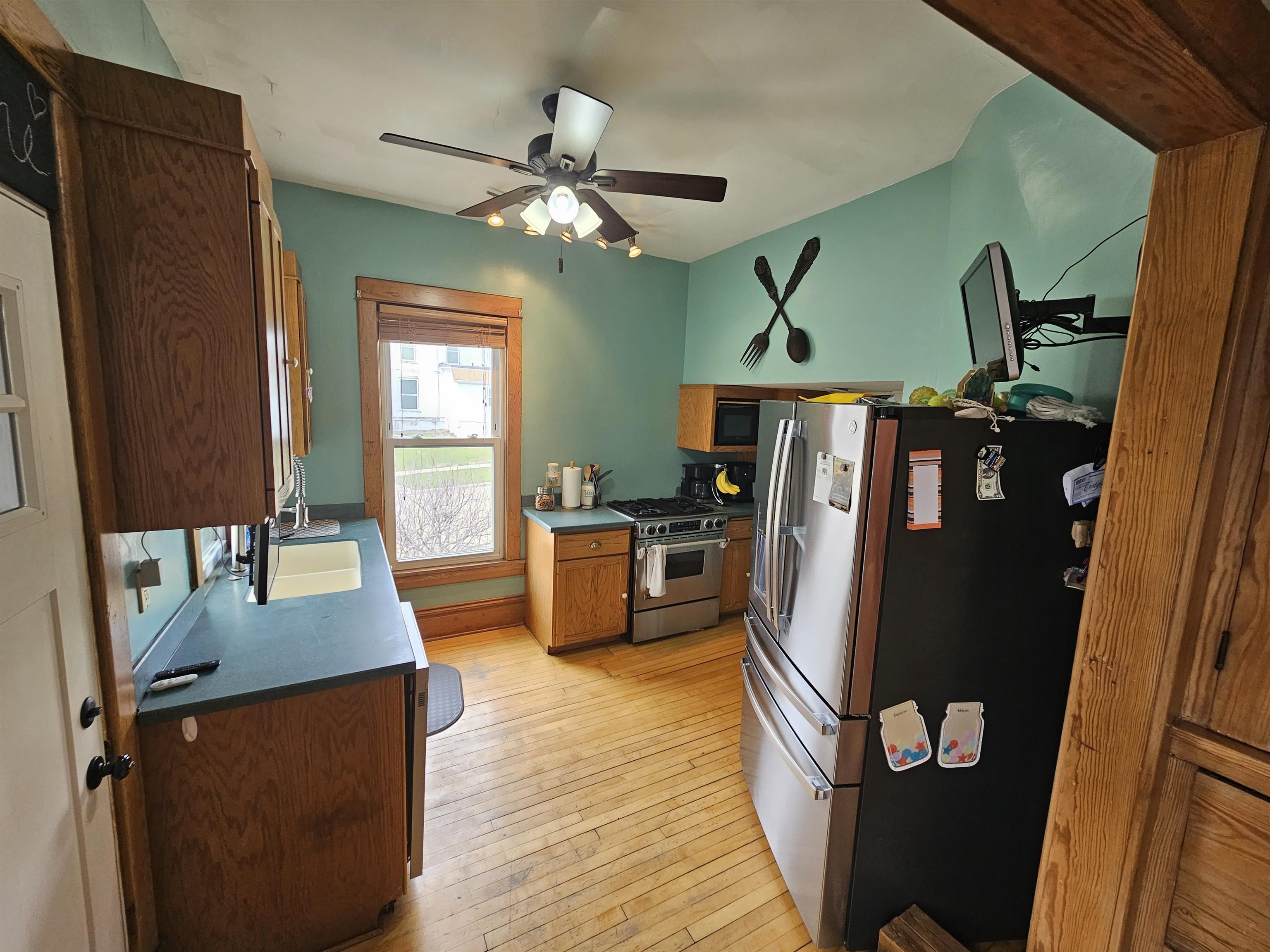 2102 11th Street Monroe, WI 53566 - Photo 28 of 54