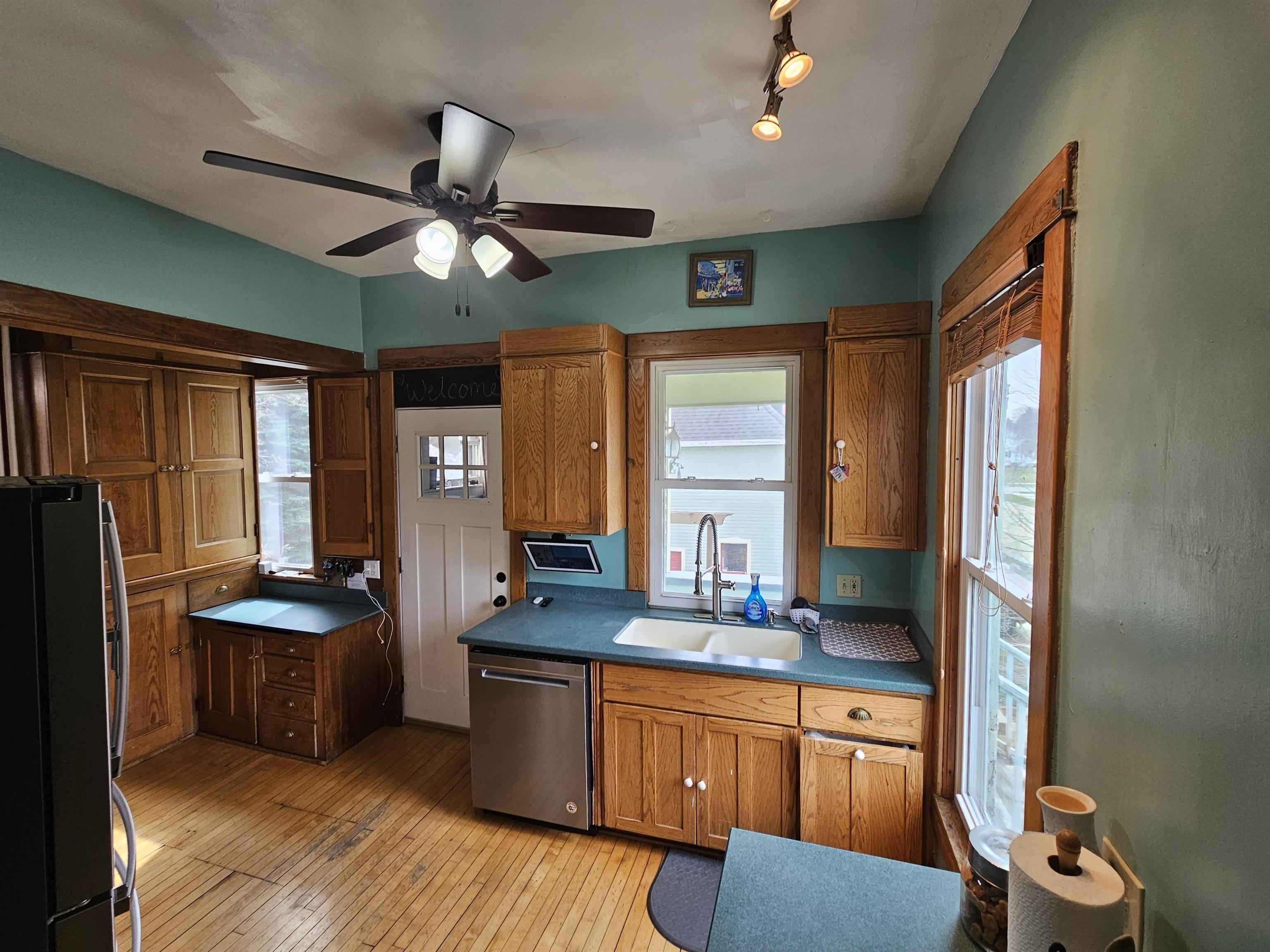 2102 11th Street Monroe, WI 53566 - Photo 30 of 54