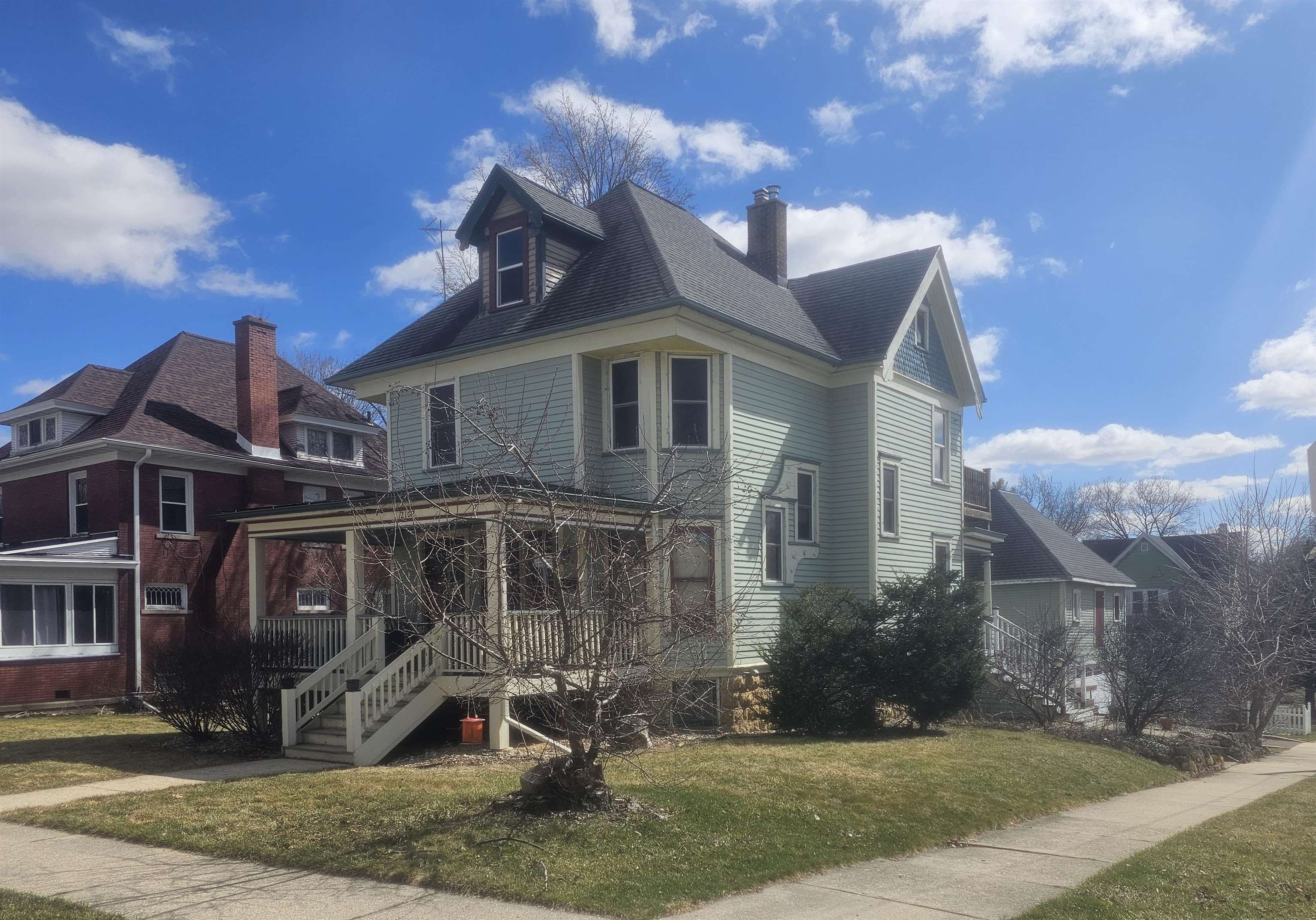 2102 11th Street Monroe, WI 53566 - Photo 3 of 54