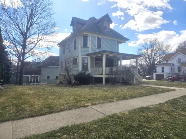 $239,900 | 2102 11th Street, Monroe, WI 53566