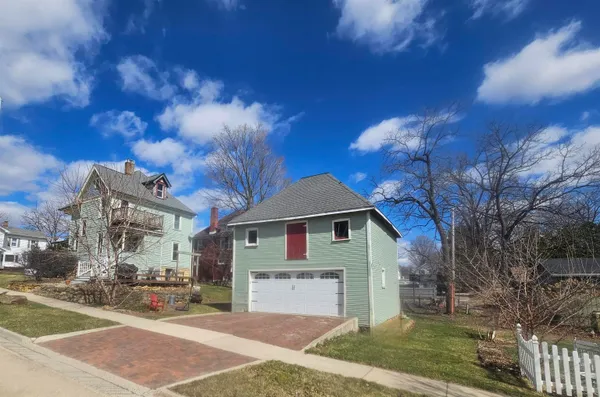 $239,900 | 2102 11th Street, Monroe, WI 53566