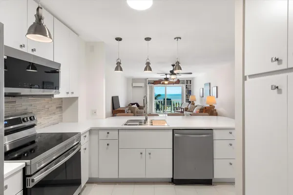 $675,000 | 2601 South Roosevelt Boulevard, Unit 504A, Key West, FL 33040