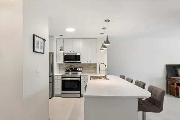 $675,000 | 2601 South Roosevelt Boulevard, Unit 504A, Key West, FL 33040