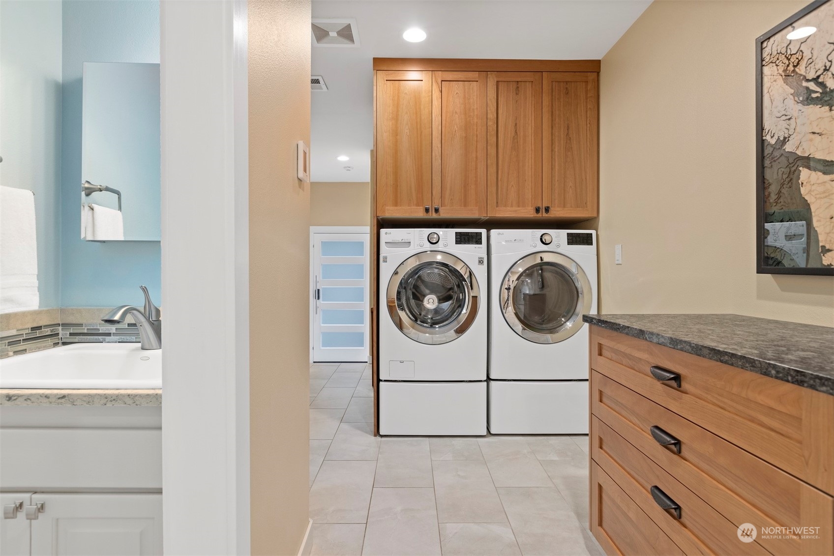 3313 Y Road Bellingham, WA 98226 - Photo 16 of 40 a utility room with dryer and washer