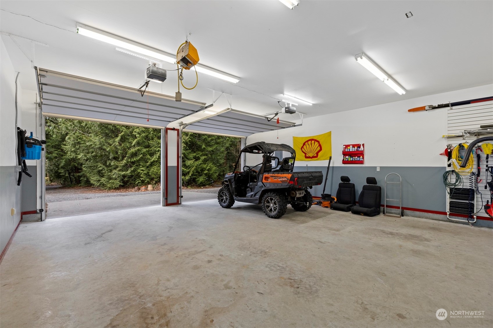 3313 Y Road Bellingham, WA 98226 - Photo 30 of 40 a view of a garage