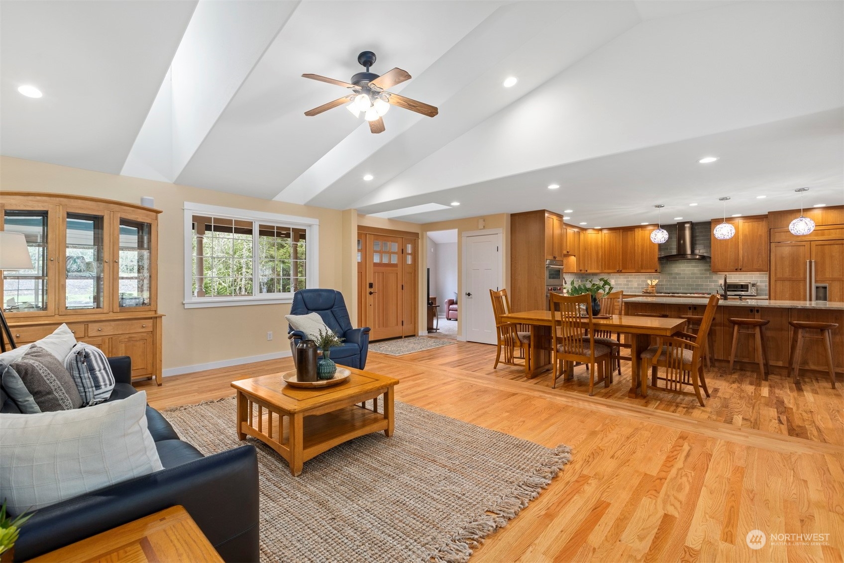 3313 Y Road Bellingham, WA 98226 - Photo 3 of 40 a living room with furniture and wooden floor