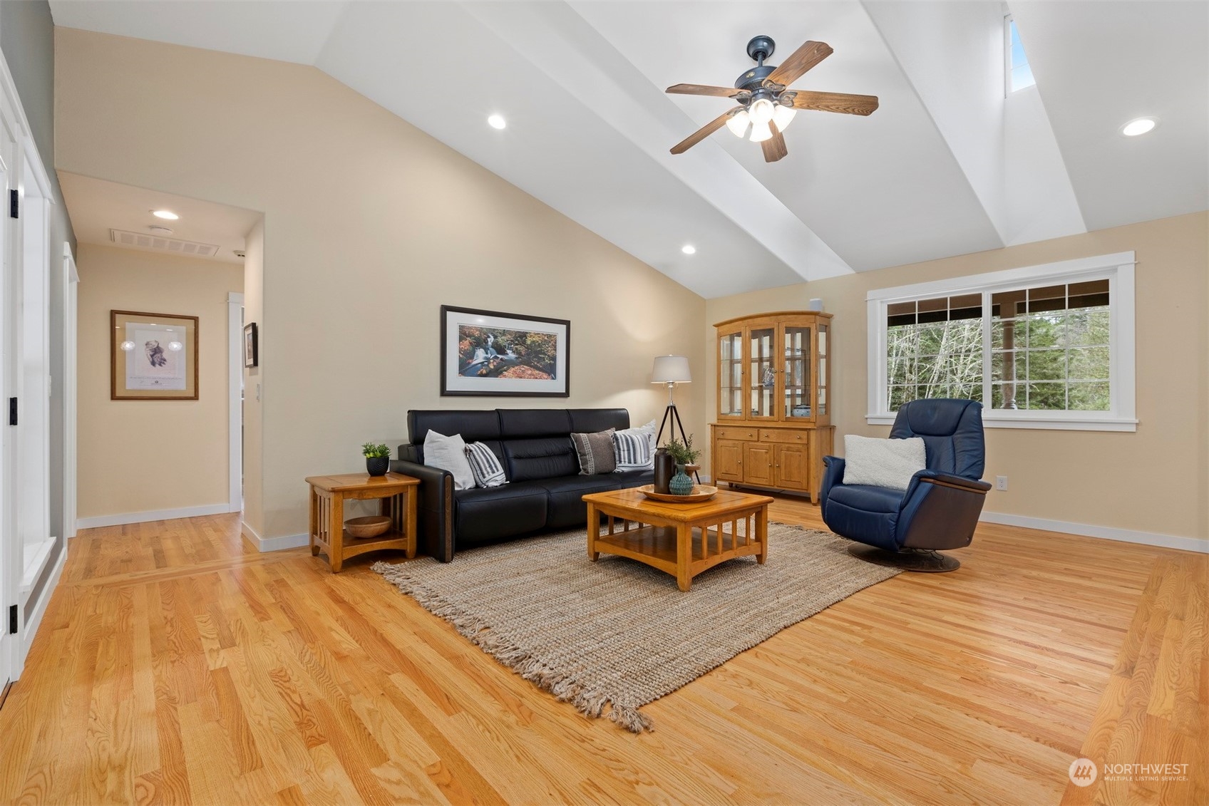 3313 Y Road Bellingham, WA 98226 - Photo 4 of 40 a living room with furniture and wooden floor