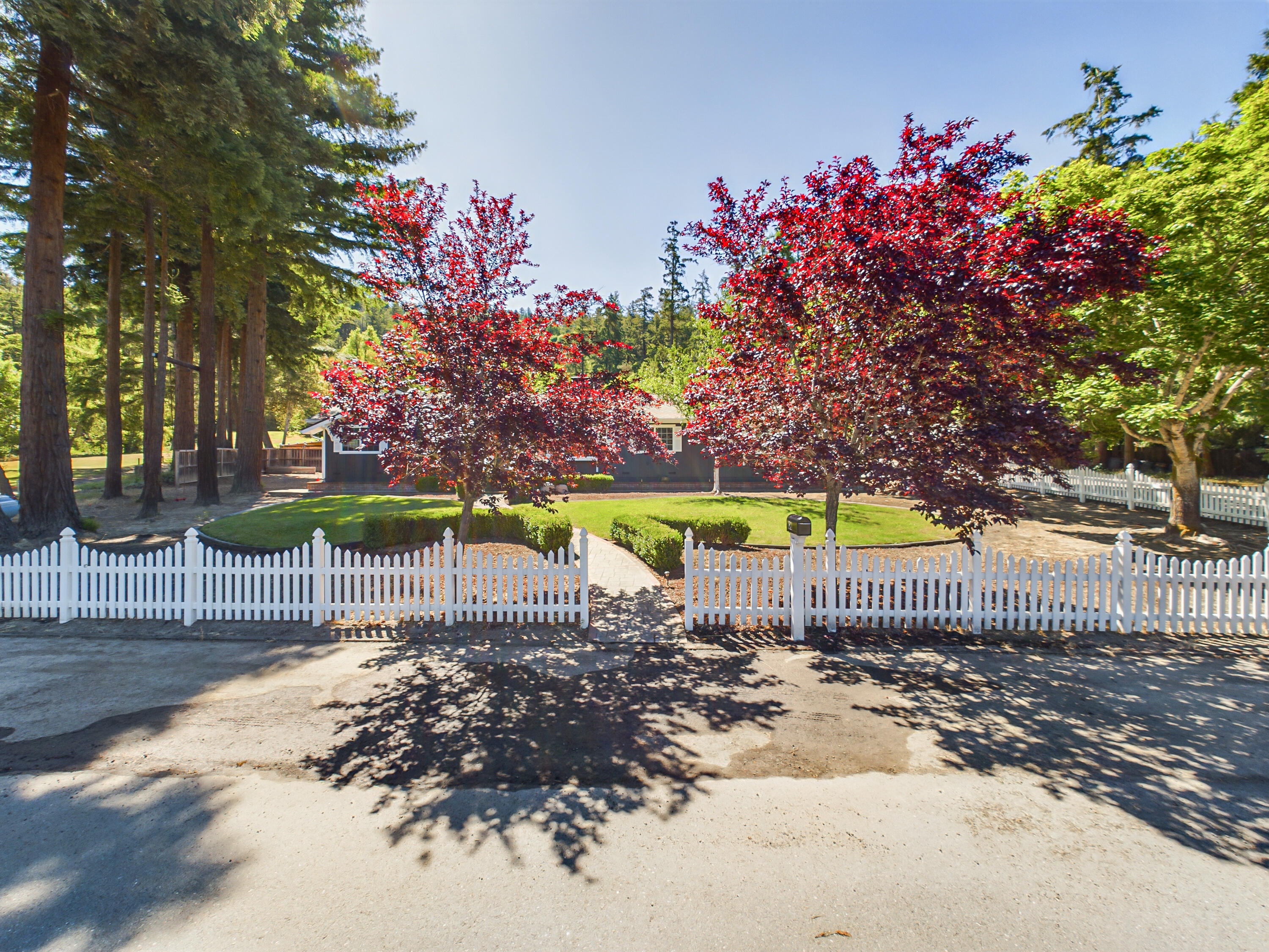 182 East Branch Road Garberville, CA 95542 - Photo 2 of 47