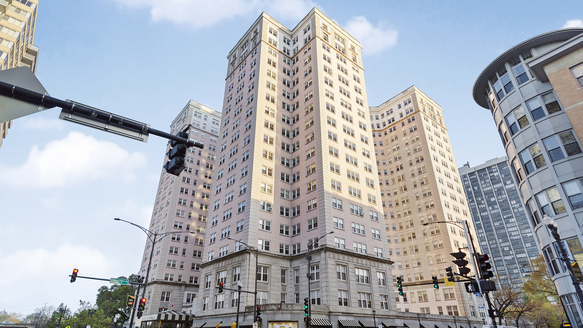 5555 North Sheridan Road, Unit 1207 Chicago, IL 60640 - Photo 1 of 20