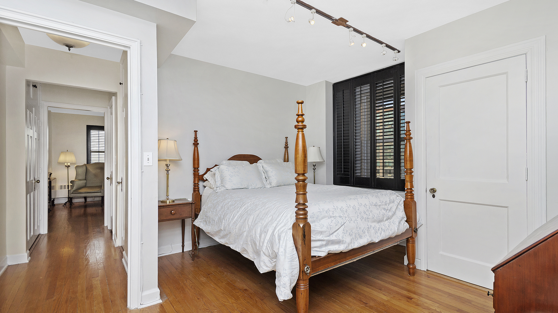 5555 North Sheridan Road, Unit 1207 Chicago, IL 60640 - Photo 13 of 20