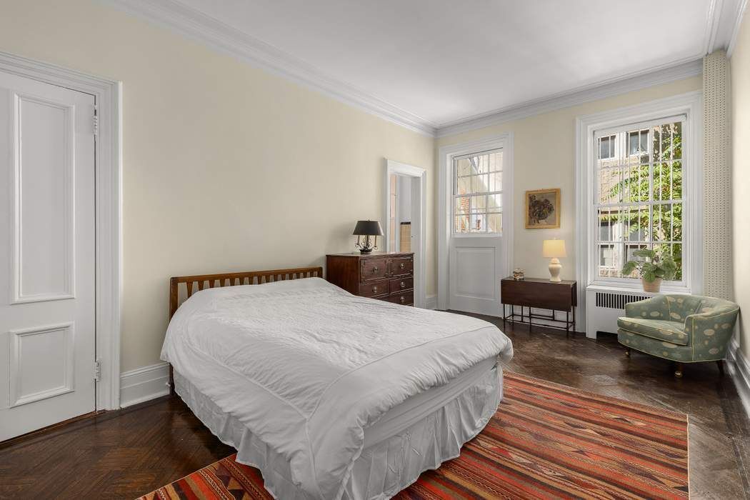 27 East 73rd Street Manhattan, NY 10021 - Photo 11 of 16