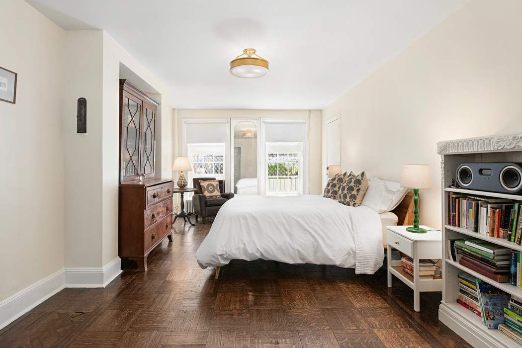 27 East 73rd Street Manhattan, NY 10021 - Photo 13 of 16