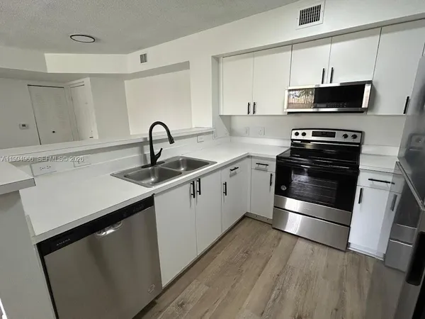 $290,000 | 12166 St Andrews Place, Unit 108, Miramar, FL 33025
