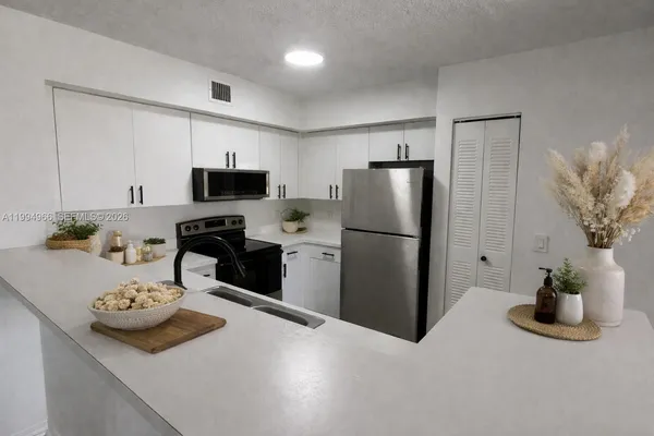 $290,000 | 12166 St Andrews Place, Unit 108, Miramar, FL 33025