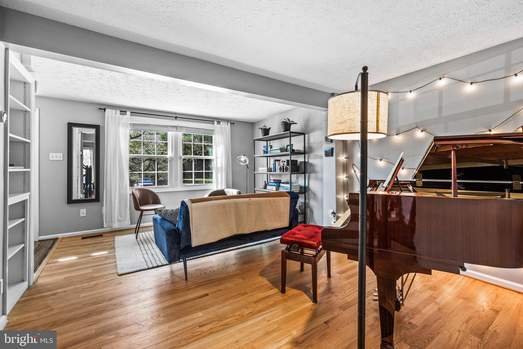 26 Ramsgate Court Halethorpe, MD 21227 - Photo 5 of 28 Wonderful refinished hardwoods throughout