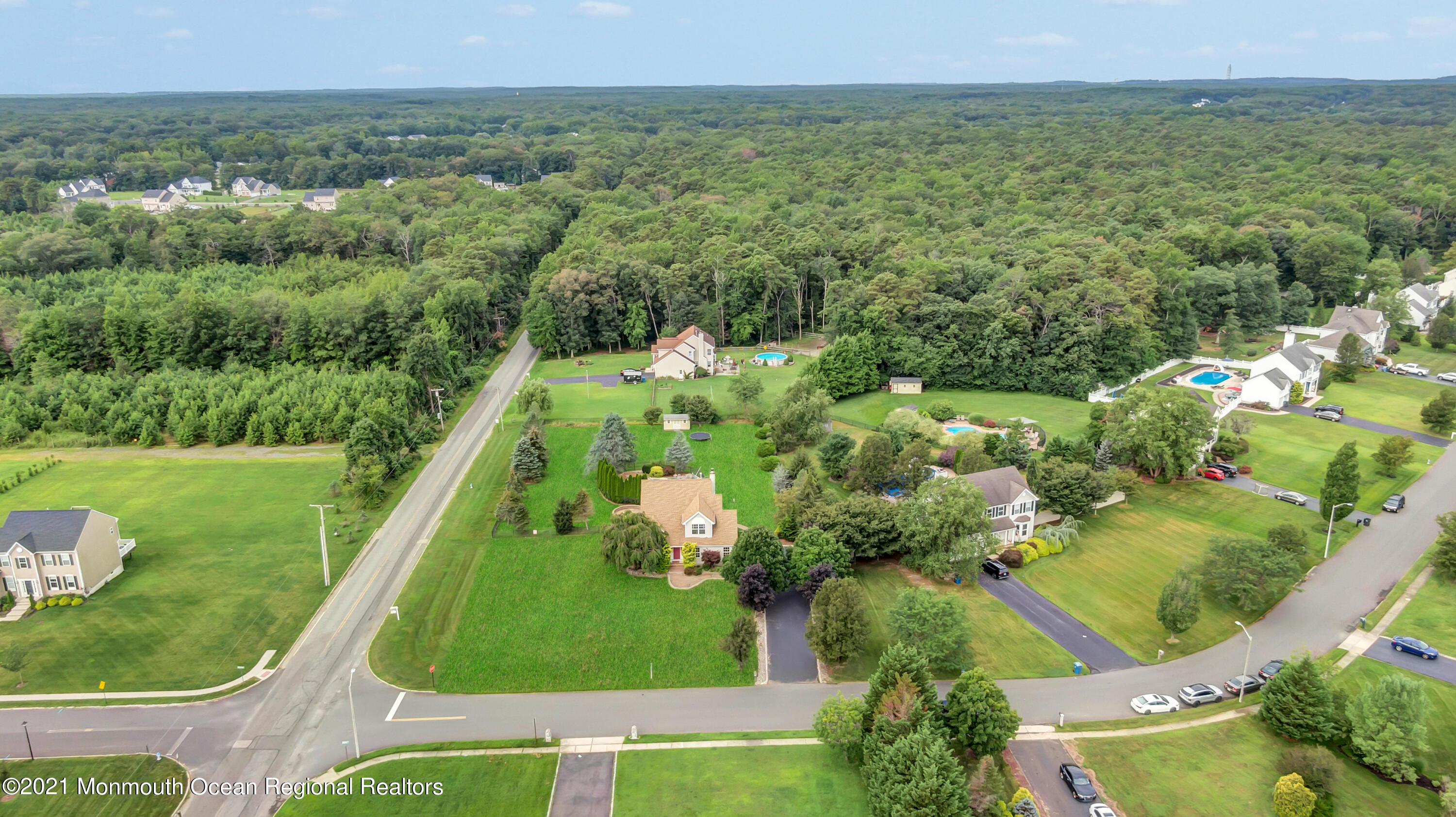 48 Goldfinch Road Jackson, NJ 08527 - Photo 6 of 91 1 drone (5)