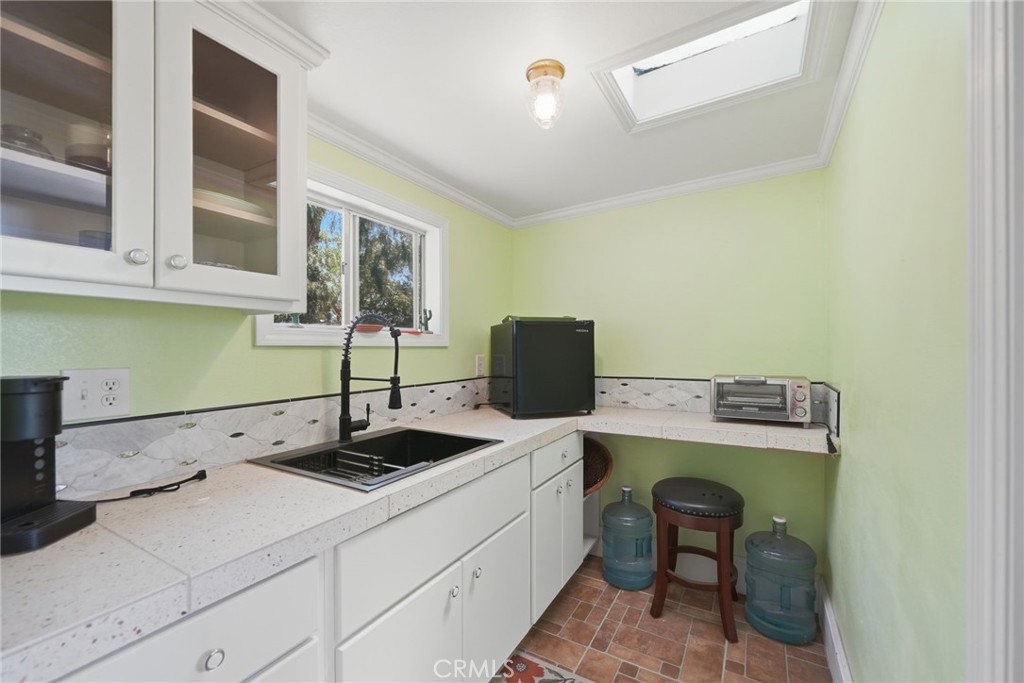 35780 Greer Road Murrieta, CA 92562 - Photo 44 of 56 Kitchenette of casita
