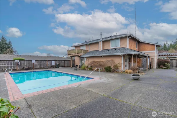 $389,999 | 5702 North 33rd Street, Unit 3A, Tacoma, WA 98407