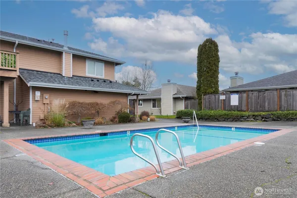 $389,999 | 5702 North 33rd Street, Unit 3A, Tacoma, WA 98407