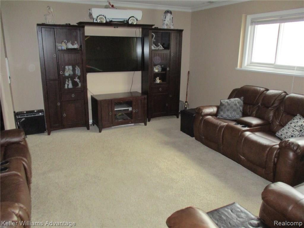 29911 High Valley Road Farmington, MI 48331 - Photo 44 of 53 IMG_1081 - Copy.JPG