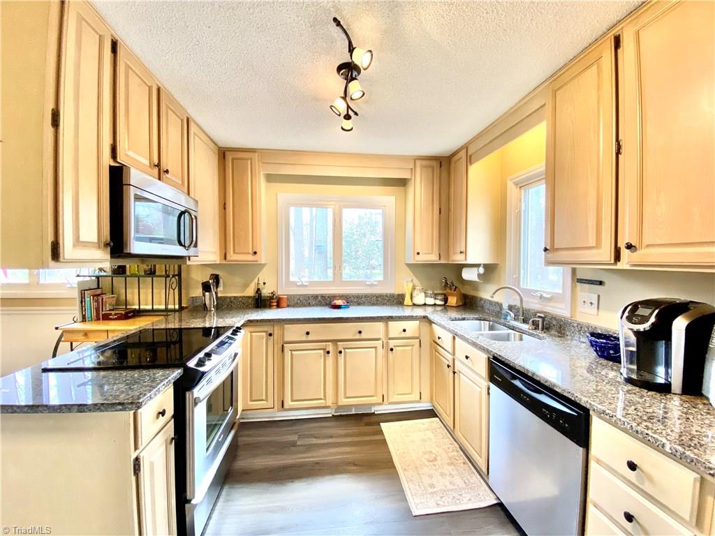 8318 Mccrory Road Stokesdale, NC 27357 - Photo 6 of 30 Kitchen