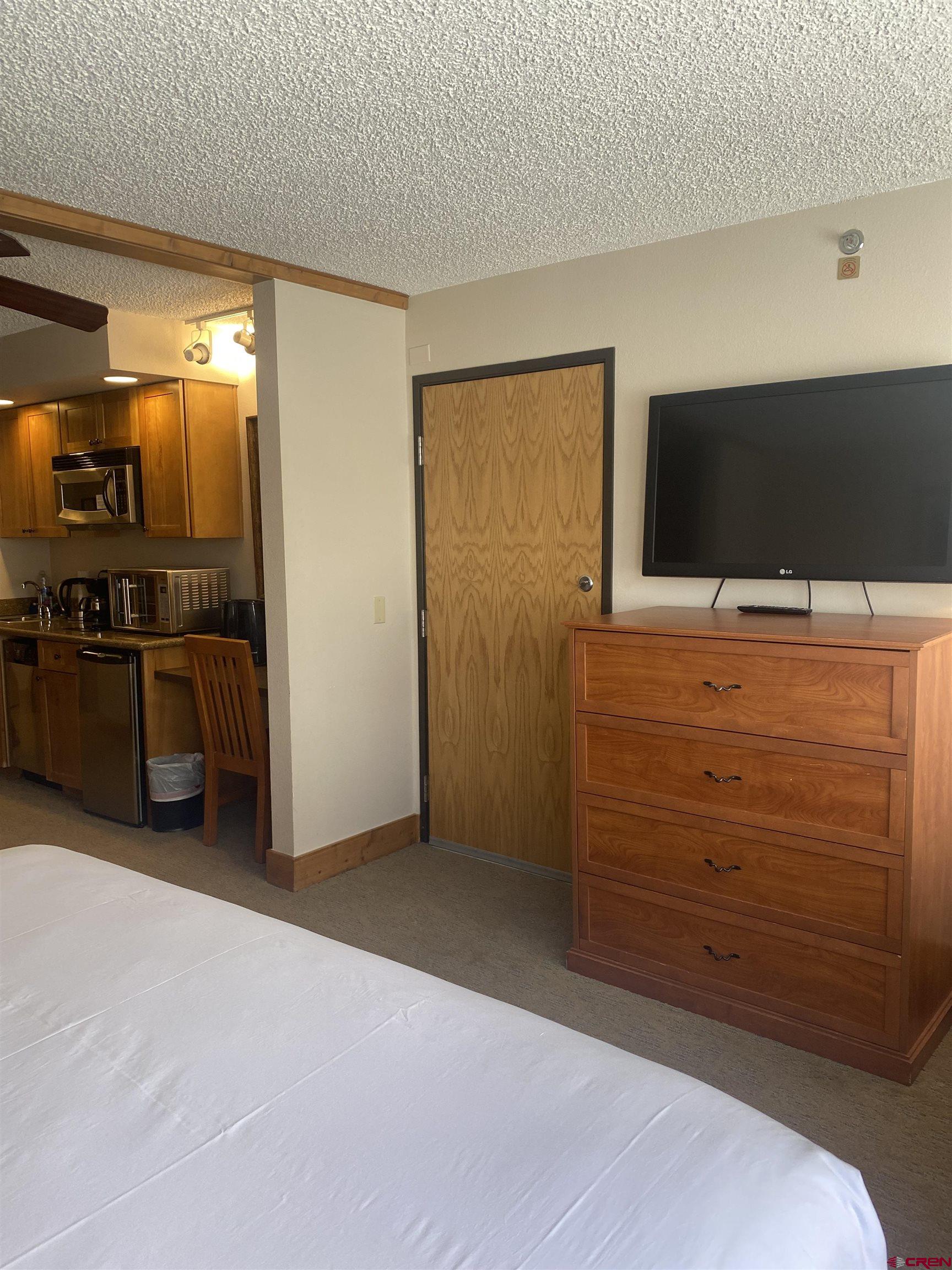 6 Emmons Road, Unit 114 Crested Butte, CO 81225 - Photo 5 of 23 Gallery Image 5