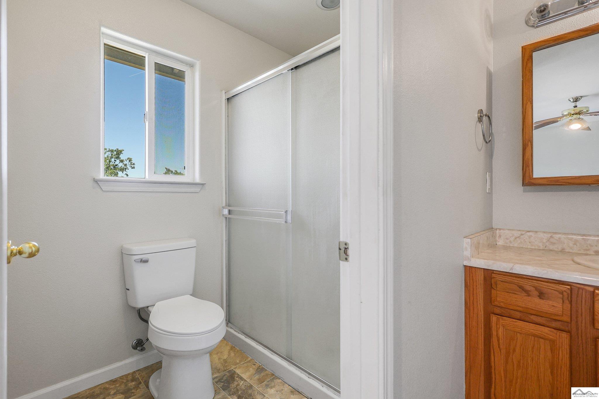 1860 Riviera Drive Redding, CA 96001 - Photo 24 of 46 Gallery Image 24
