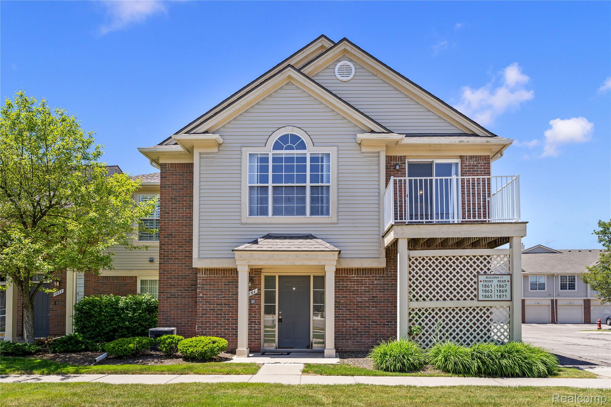 1861 Flagstone Circle Rochester, MI 48307 - Photo 1 of 21 GREAT LOCATION!