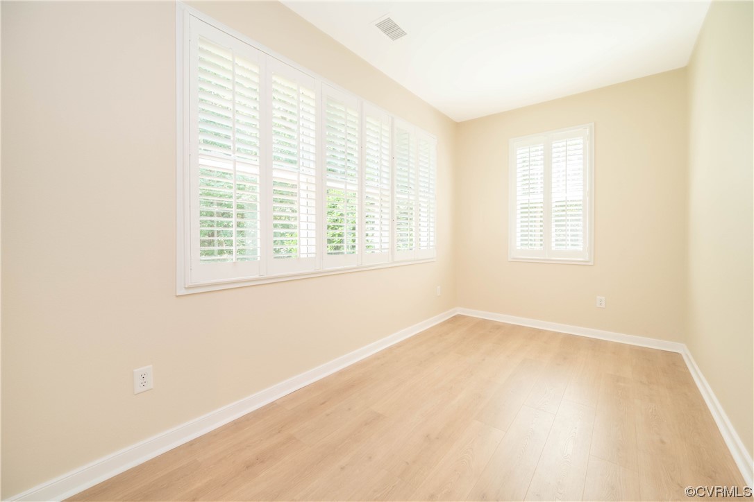 3421 Coles Point Way, Unit E Glen Allen, VA 23060 - Photo 15 of 28 an empty room with a window