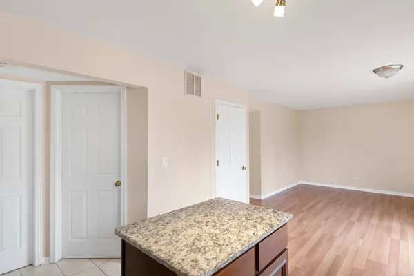 $285,000 | 5903 Delaware Avenue, Gurnee, IL 60031