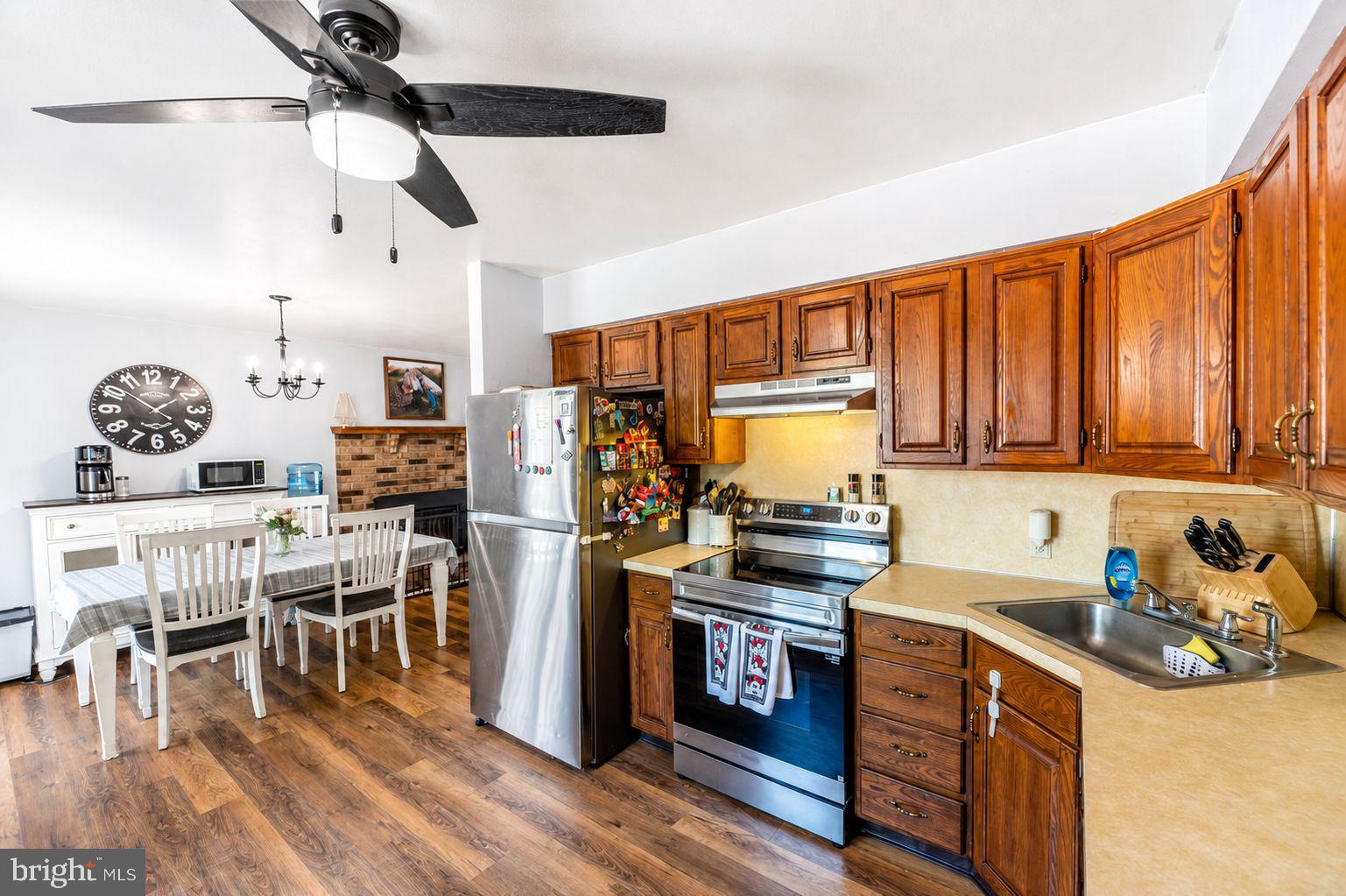 182 Rose Valley Road Pottstown, PA 19464 - Photo 27 of 52 Charming kitchen with modern touches.