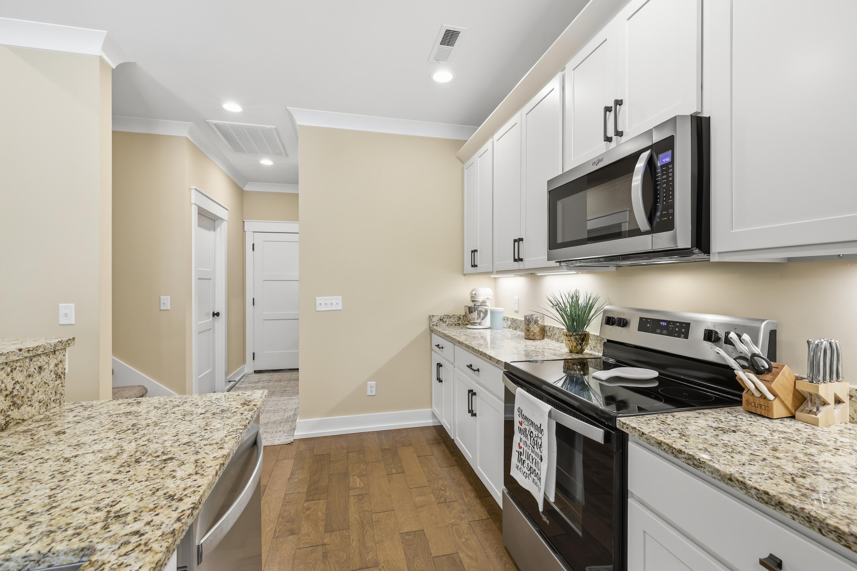 6871 Carnell Way Chattanooga, TN 37421 - Photo 10 of 31 Kitchen