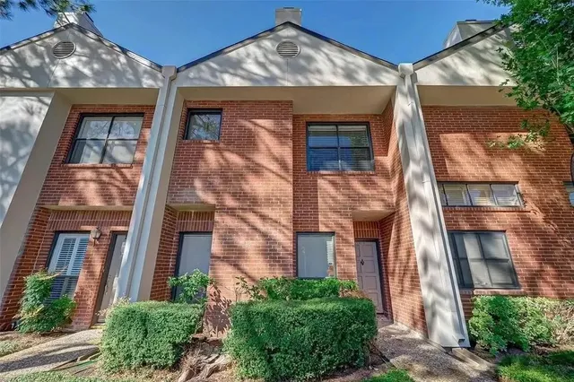 $2,350 | 2604 Bering Drive, Unit 2604, Houston, TX 77057
