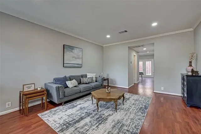 $2,350 | 2604 Bering Drive, Unit 2604, Houston, TX 77057