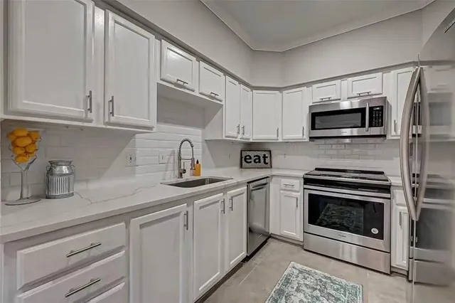 $2,350 | 2604 Bering Drive, Unit 2604, Houston, TX 77057