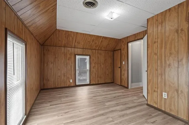 $179,000 | 403 South Ash Street, Ottawa, KS 66067