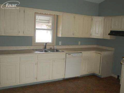3344 North Belsay Road Flint, MI 48506 - Photo 14 of 28 20352583-13.JPG