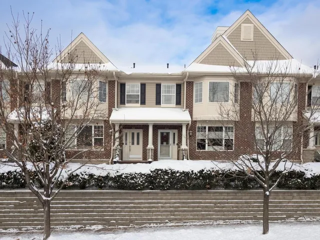 $399,888 | 5970 West 16th Street, Unit 712, St. Louis Park, MN 55416