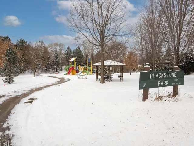 $399,888 | 5970 West 16th Street, Unit 712, St. Louis Park, MN 55416