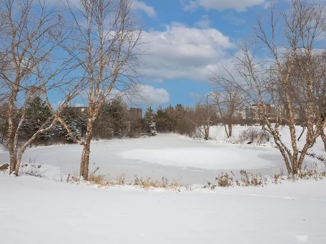 $399,888 | 5970 West 16th Street, Unit 712, St. Louis Park, MN 55416