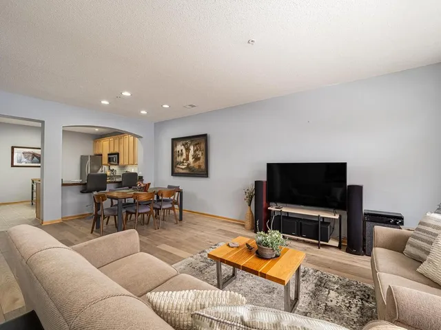 $399,888 | 5970 West 16th Street, Unit 712, St. Louis Park, MN 55416