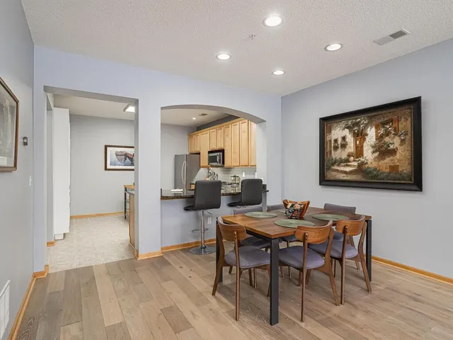 $399,888 | 5970 West 16th Street, Unit 712, St. Louis Park, MN 55416