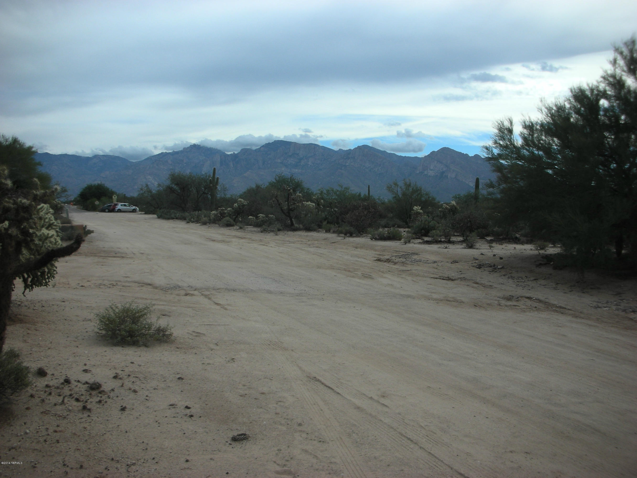 2440 West Glover Road Oro Valley, AZ 85742 - Photo 2 of 12