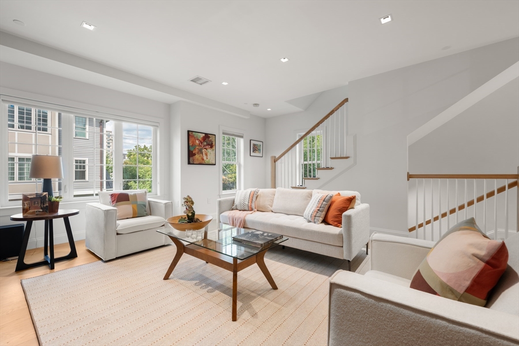 21 Crowninshield Road, Unit 21 Brookline, MA 02446 - Photo 5 of 30 Gallery Image 5