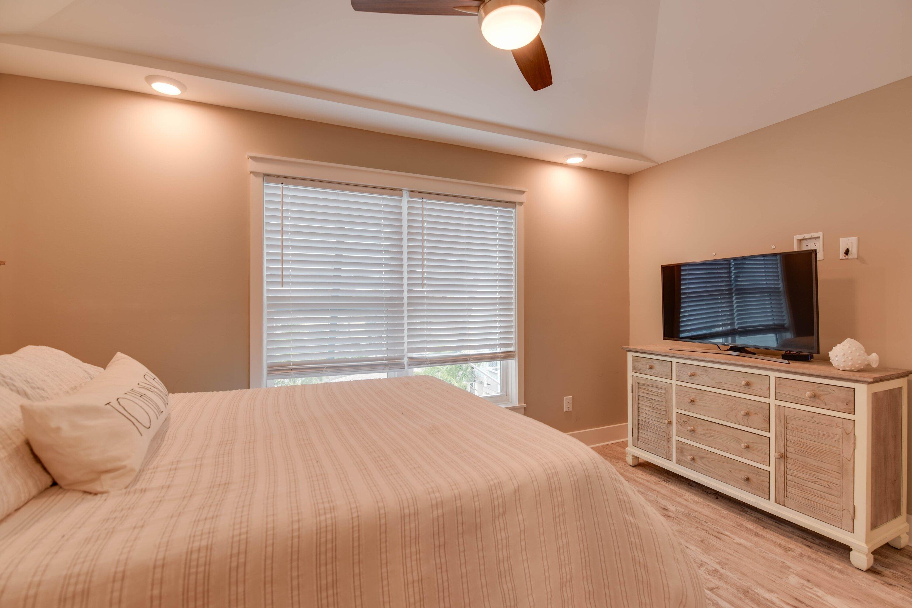 101 11th Street, Unit 35 Marathon, FL 33050 - Photo 16 of 28 Bedroom 2